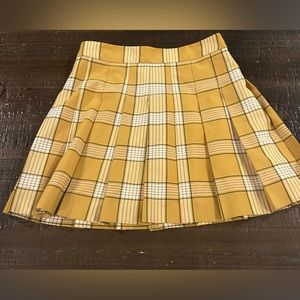 Sunday best yellow pleated skirt size small